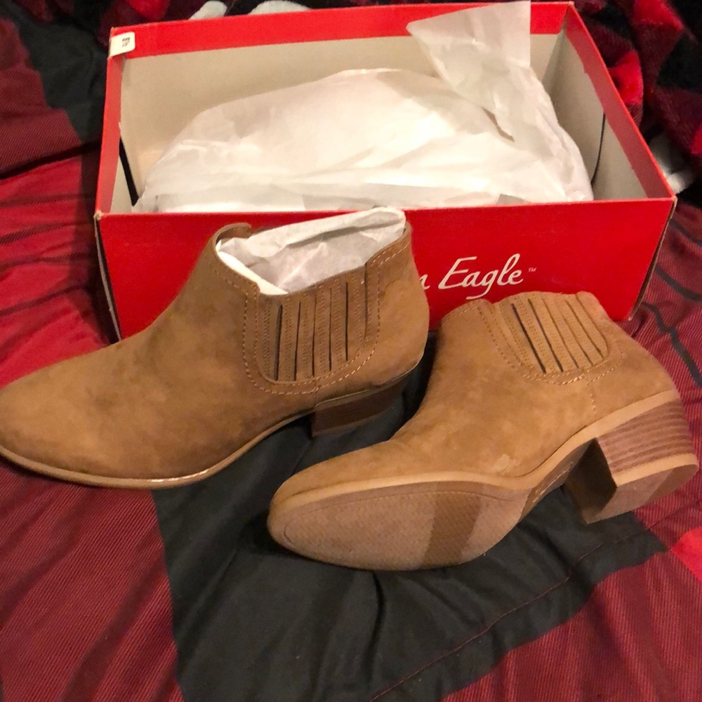 American Eagle booties
